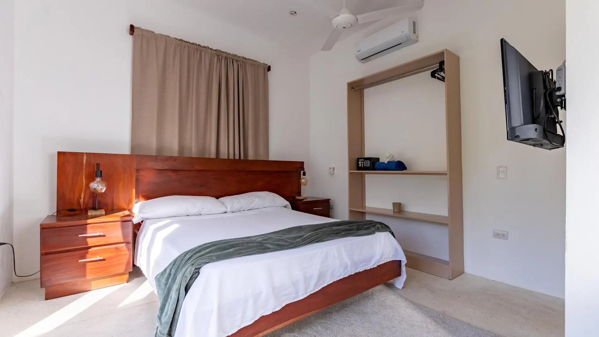 Maria Juana, Hostal Las Terrenas Casa de hóspedes